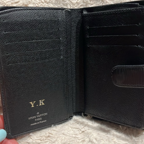 Louis Vuitton Epi Kiss Lock Wallet Black Authentic - Picture 3 of 9